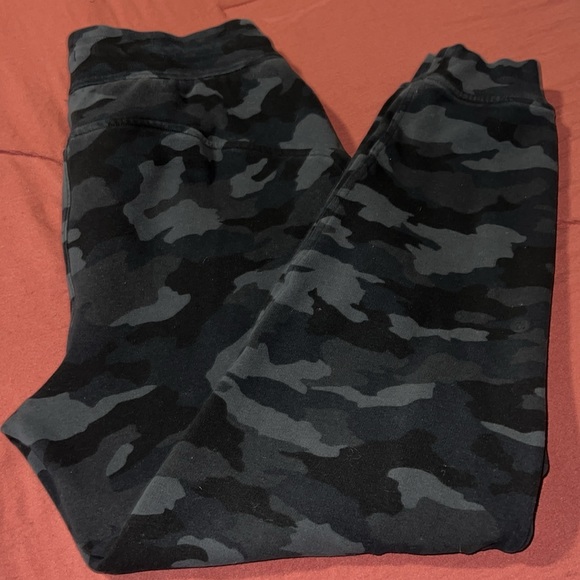 22. 💥Lululemon Scuba HR Jogger💥 - Picture 4 of 10